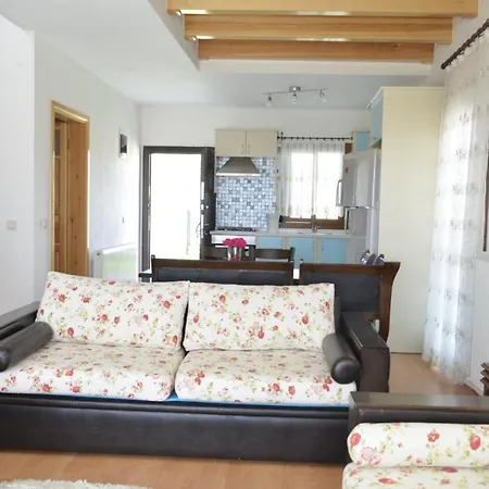 Nalya Konak Havuzlu Villa Cesme